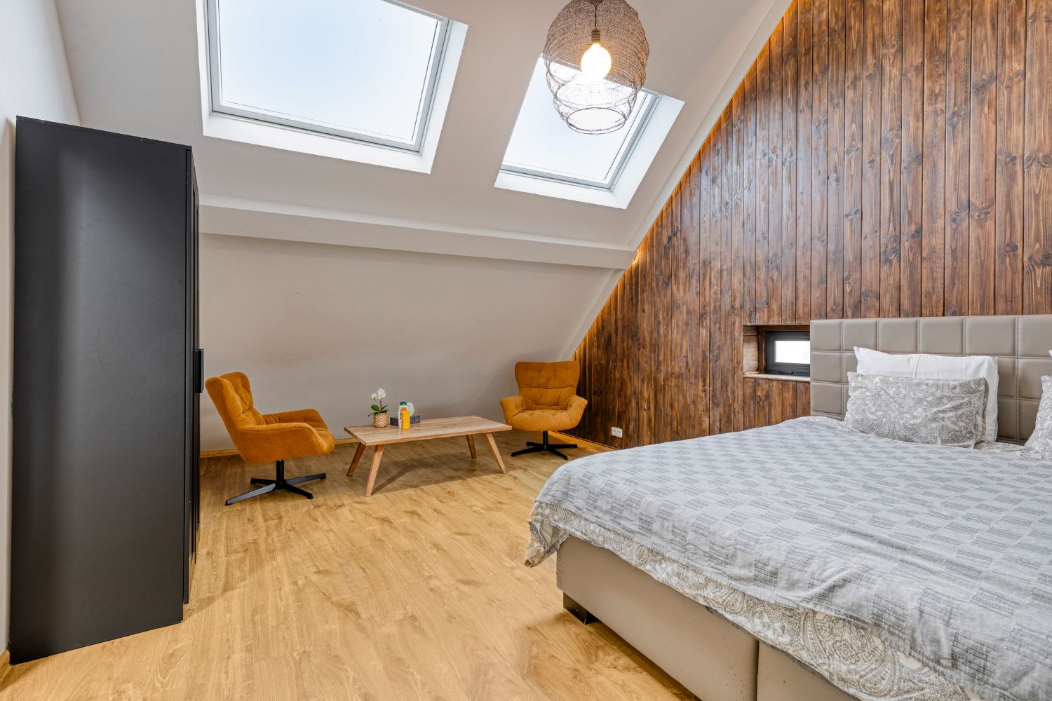 Karaktervolle gerenoveerde statige villa nabij Spuikom te koop foto 32