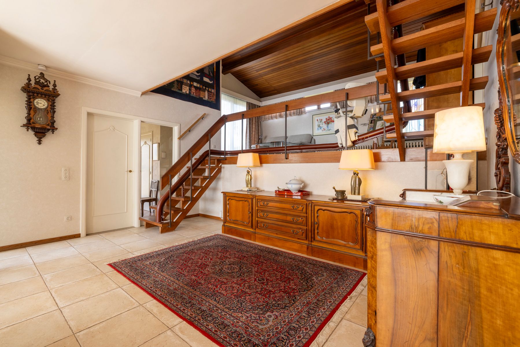 Villa met 4 slaapkamers, grote tuin en garage te koop! foto 12