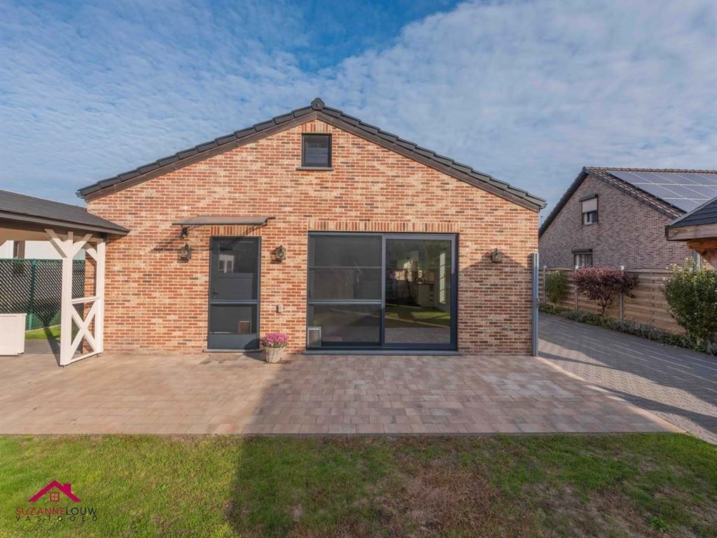 Vrijstaande woning, volledig gerenoveerd foto 8