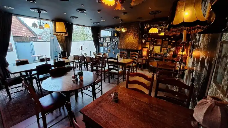 Zeer ruim handelspand met groot TERRAS te koop in Sint-Kruis Brugge. foto 6