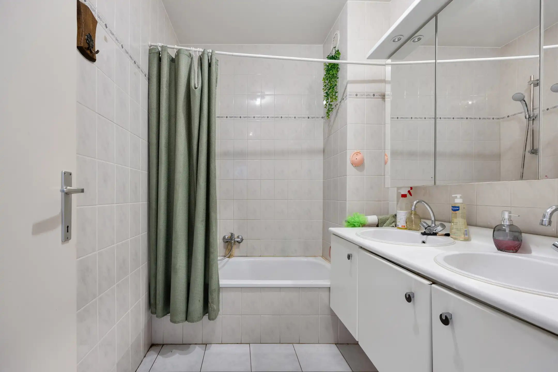 Opbrengsteigendom met 3 verhuurde appartementen nabij stad  foto 15