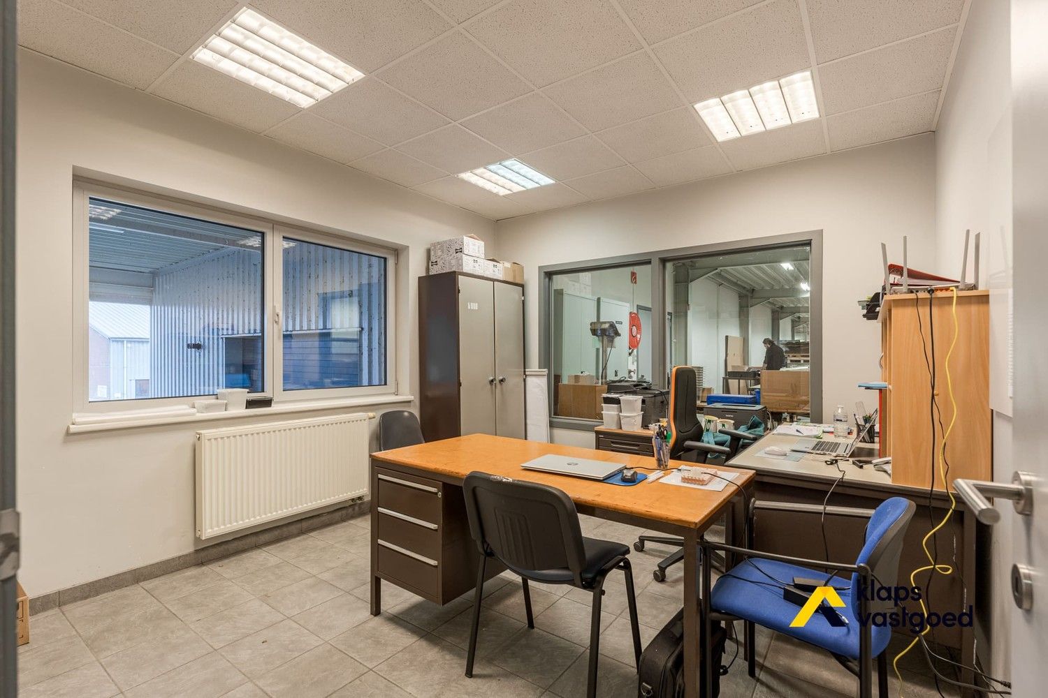 Knappe industriële hal op het bedrijventerrein van Rotem foto 22