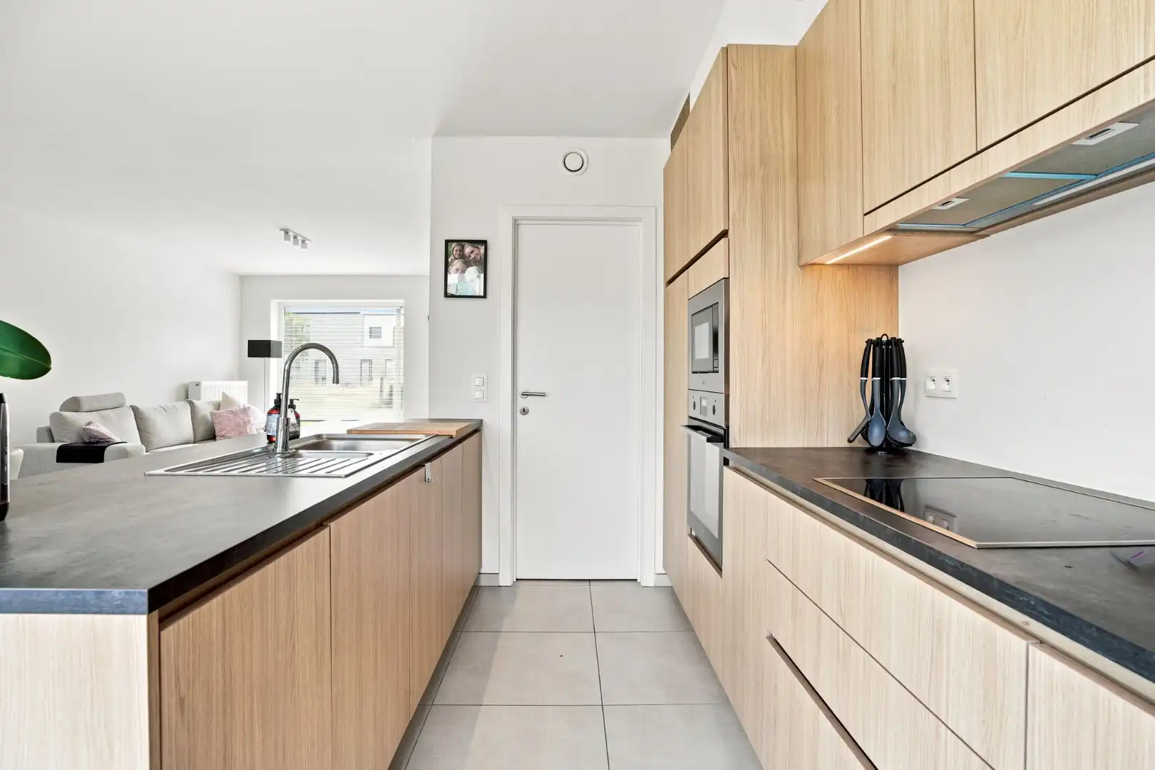 Recente woning (2023), met 3 slks, carport, tuin in een mooie buurt te Heule. foto 7