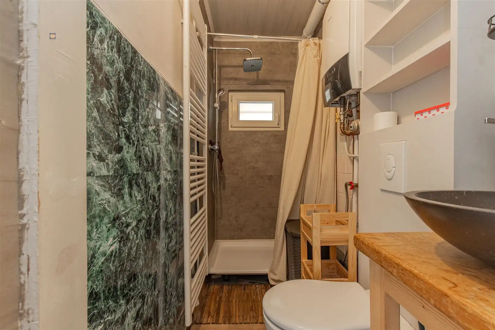 Op te frissen woning met potentieel, 2 slpk, tuin en zolder foto 9