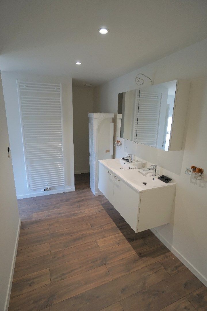 Ruim woonhuis met 4 slaapkamers foto 12
