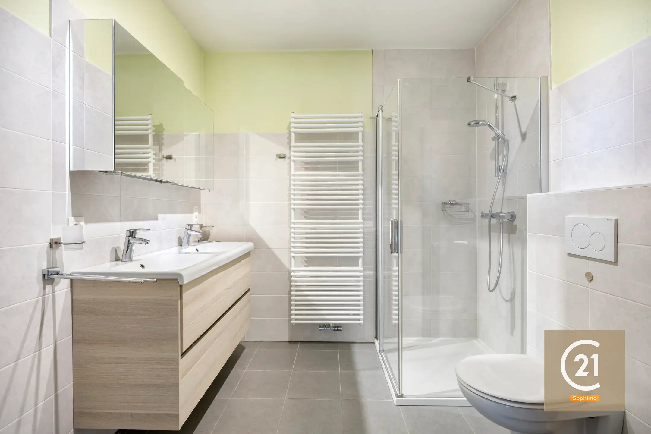 Zeer ruim appartement met 2 slaapkamers & prachtig terras foto 13