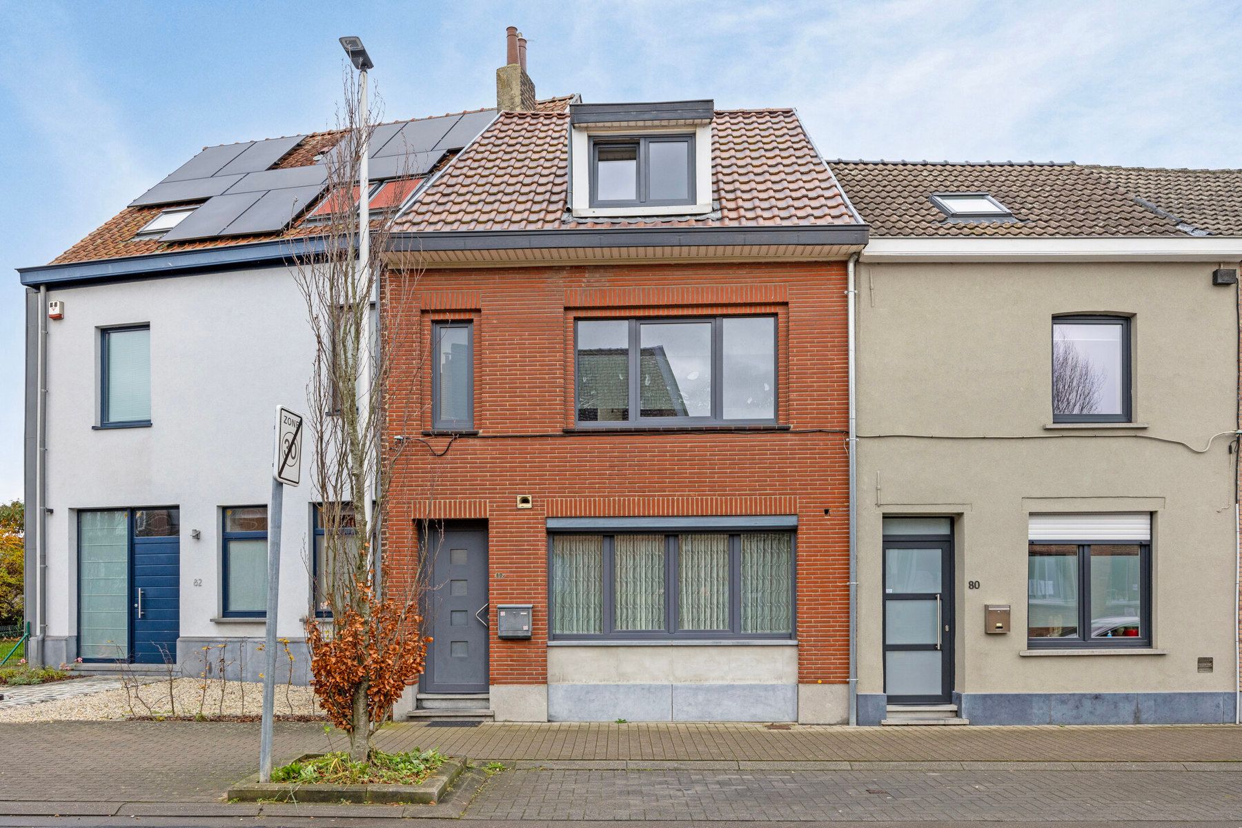 Woning met 3 ruime slaapkamers en tuin foto {{pictureIndex}}