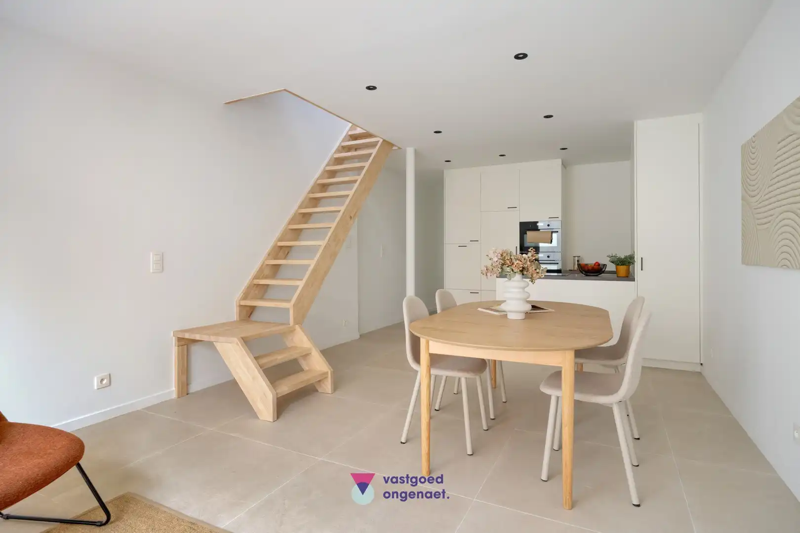 Totaalrenovatie met garage op toplocatie foto 3