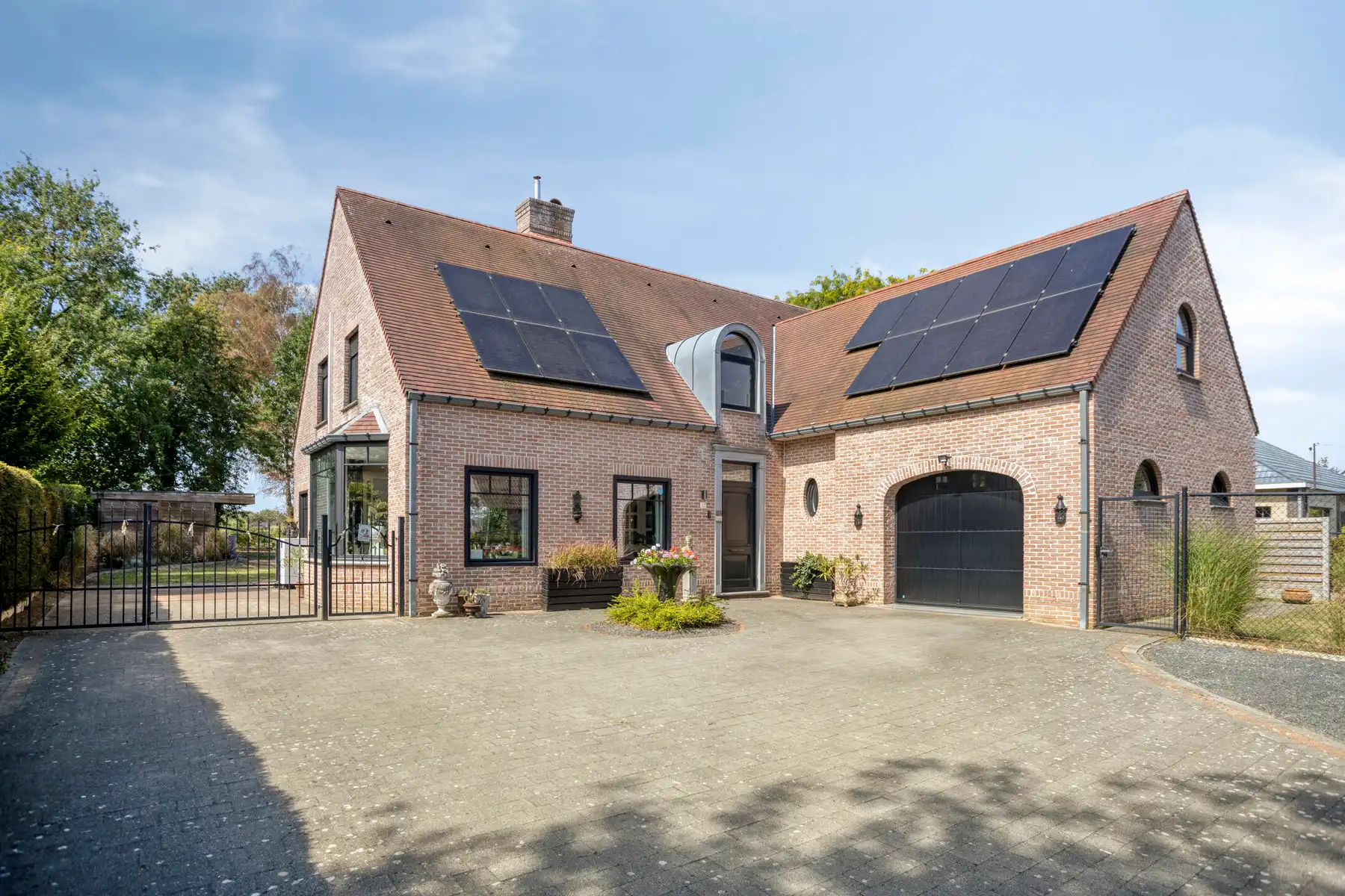 Charmante en energiezuinige villa op rustige locatie foto {{pictureIndex}}