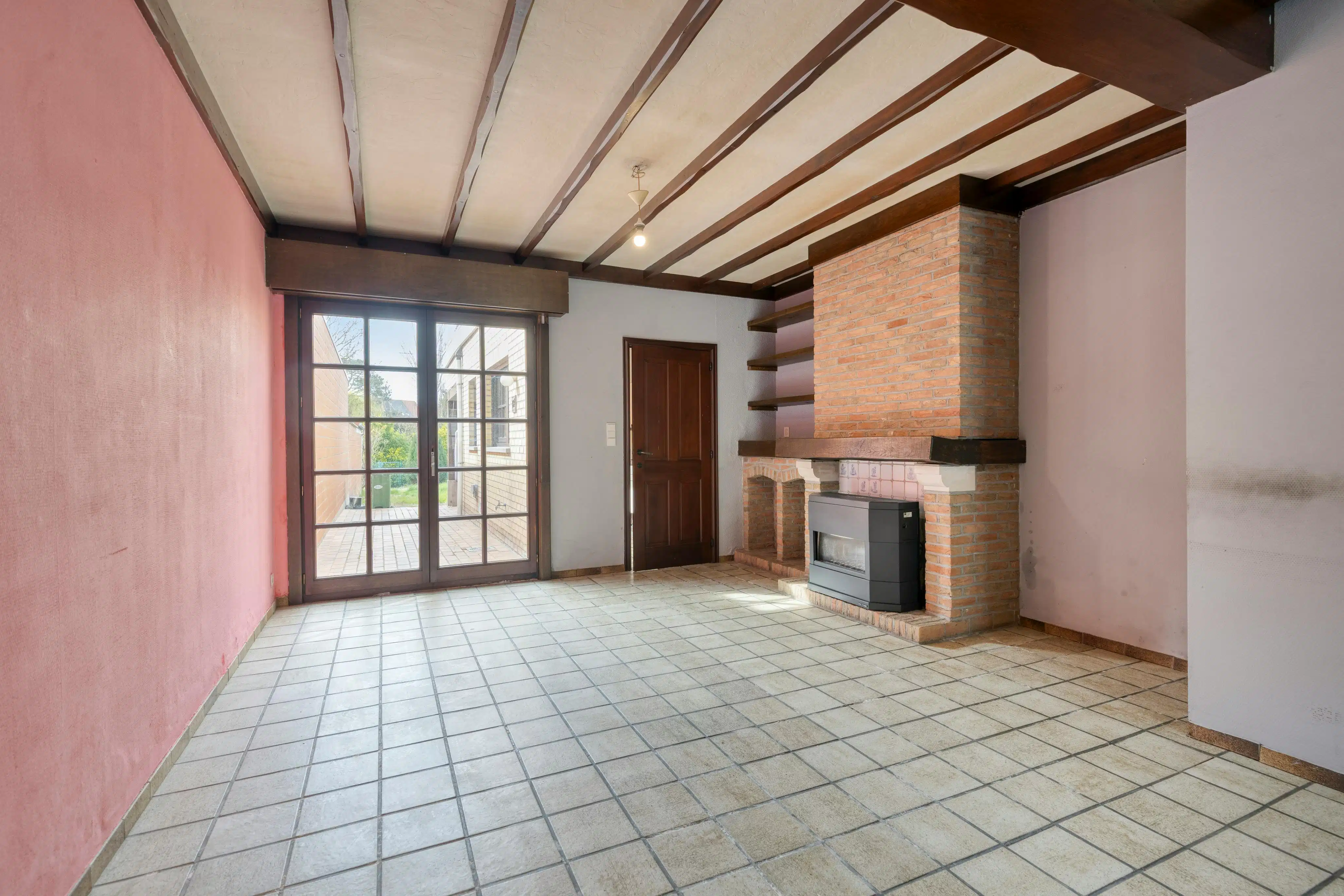 Woning met 3 slaapkamers en zuidgerichte tuin te koop. foto 2