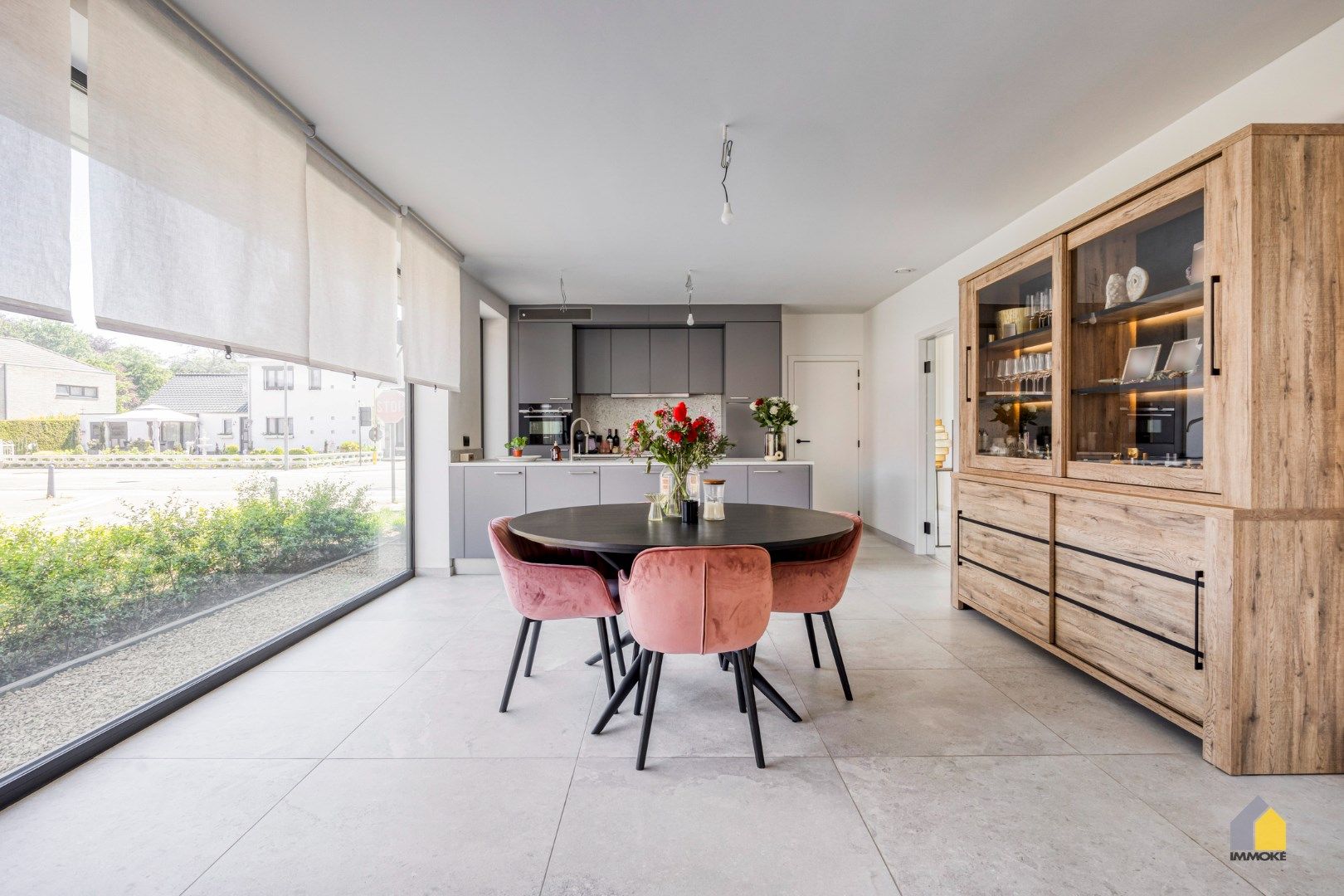 Energiezuinige patiowoning met 3 slpks, buro, hobbykamer en dubbele carport. foto 6