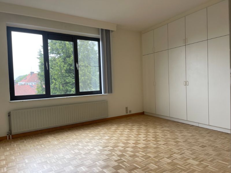 Zeer ruim appartement in centrum van Brasschaat foto 14