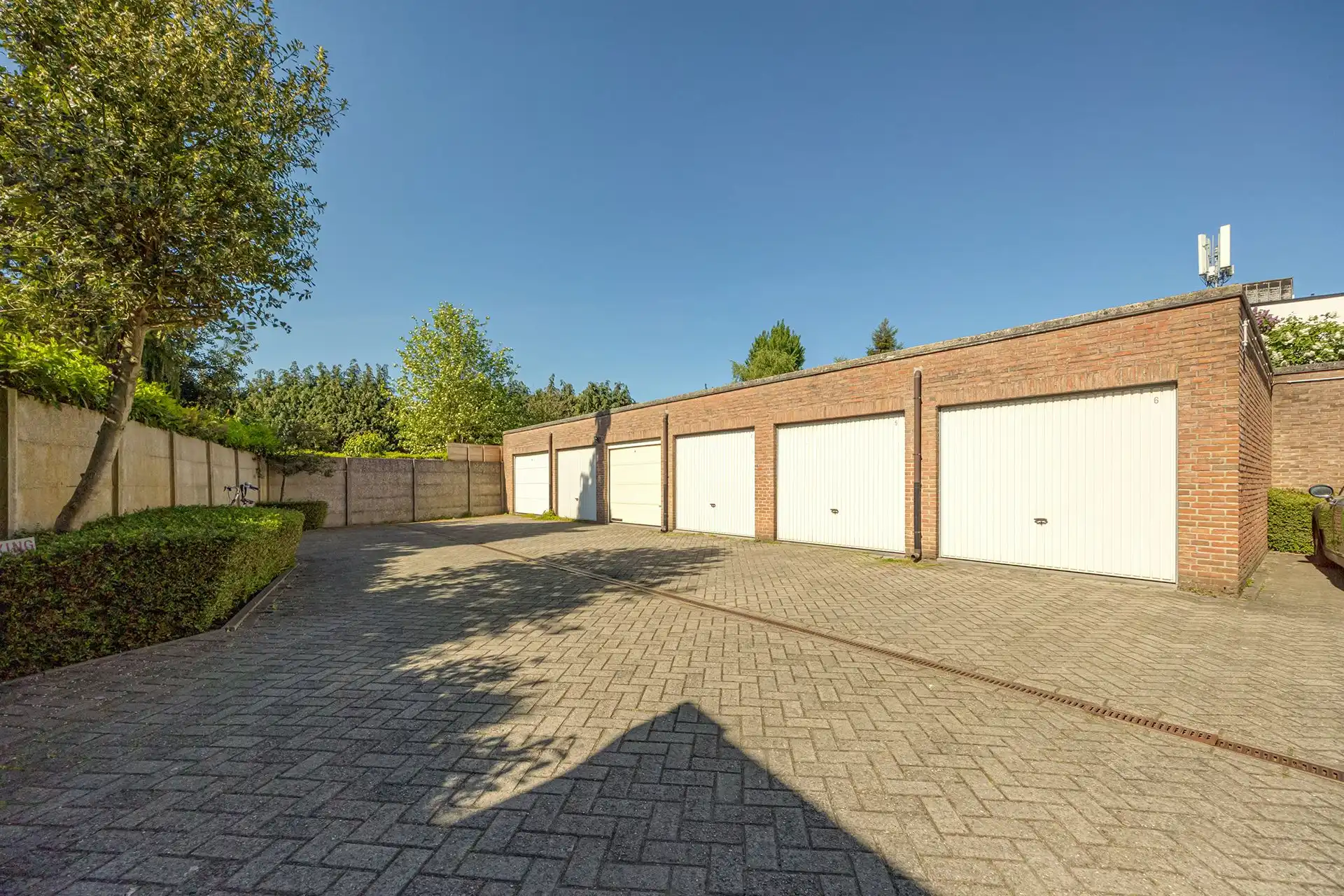 Lichtovergoten appartement met 2 terrassen en garagebox! foto 17