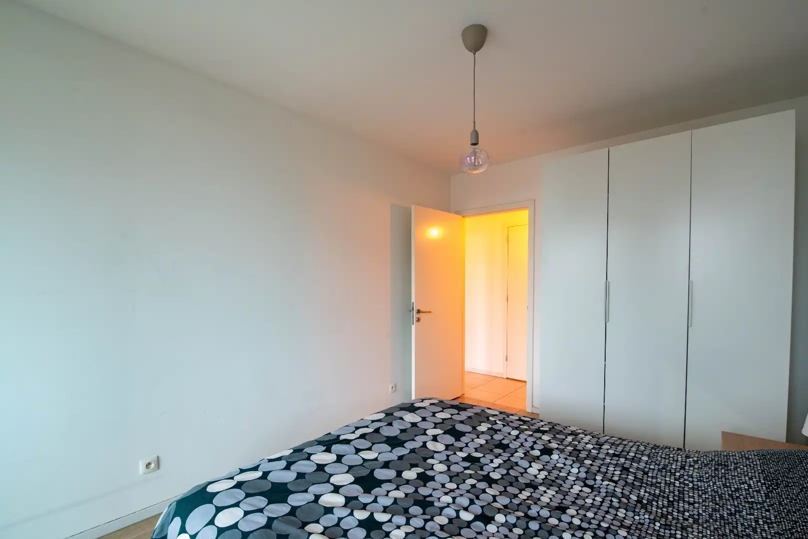 Ruim en stijlvol appartement in de populaire Cadixwijk foto 8