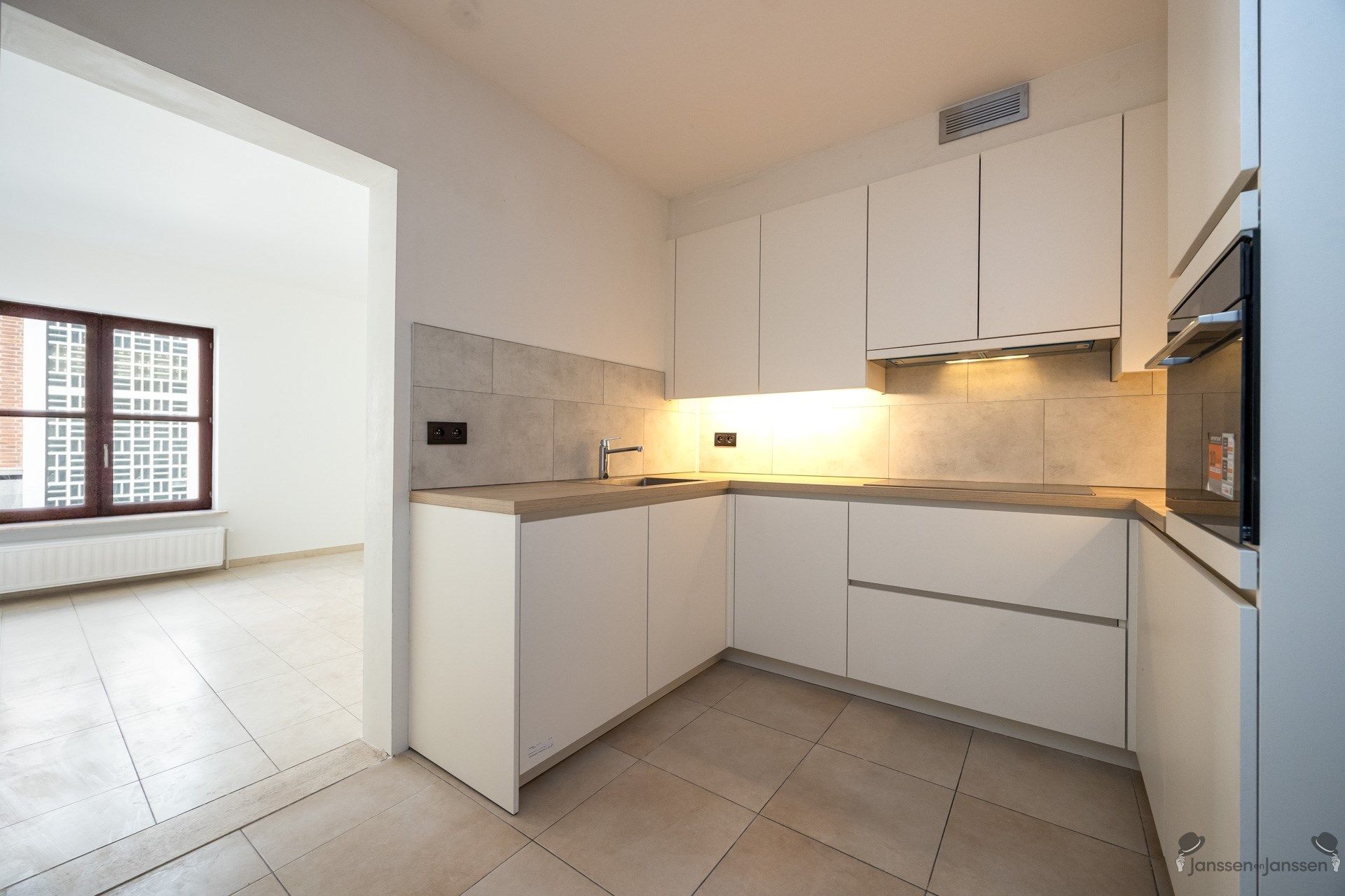 Ruim instapklaar appartement met 3 slaapkamers in hartje Aarschot. foto 9