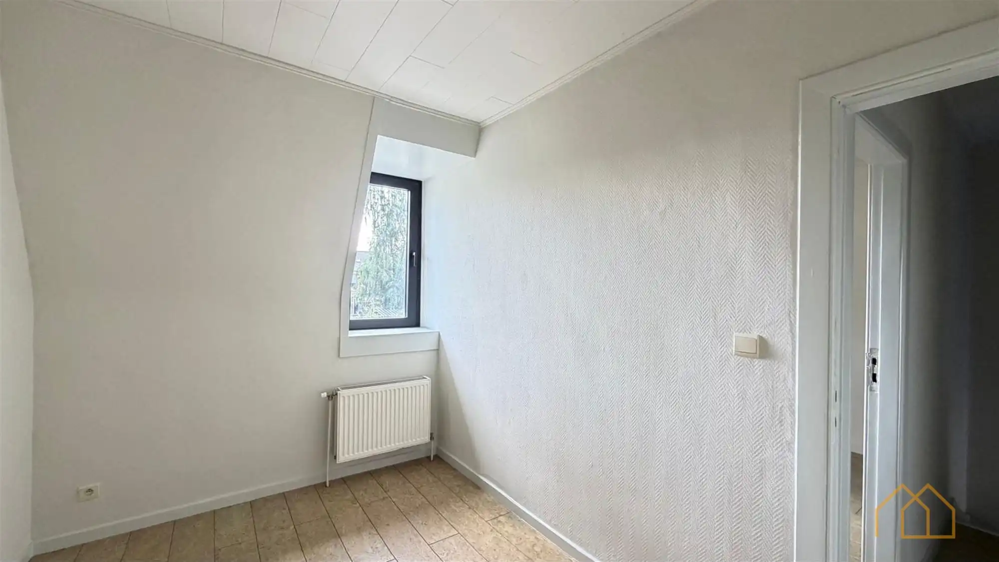 Gerenoveerde rijwoning met tuin foto 16