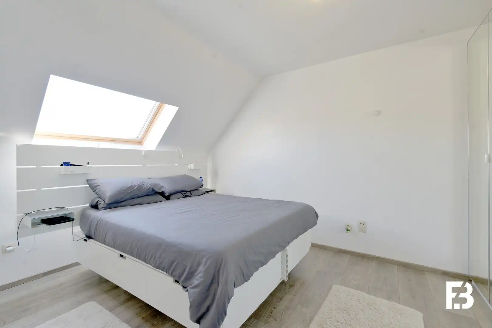 Ruime duplex met terras en vrij uitzicht in Zwijnaarde foto 8