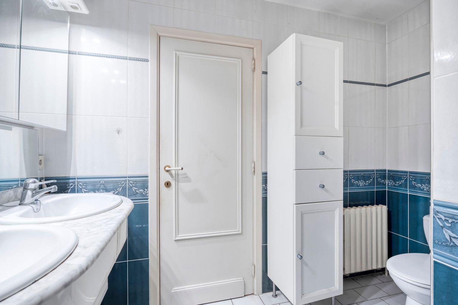 Bungalow van 176 m² met garage en tuin foto 15