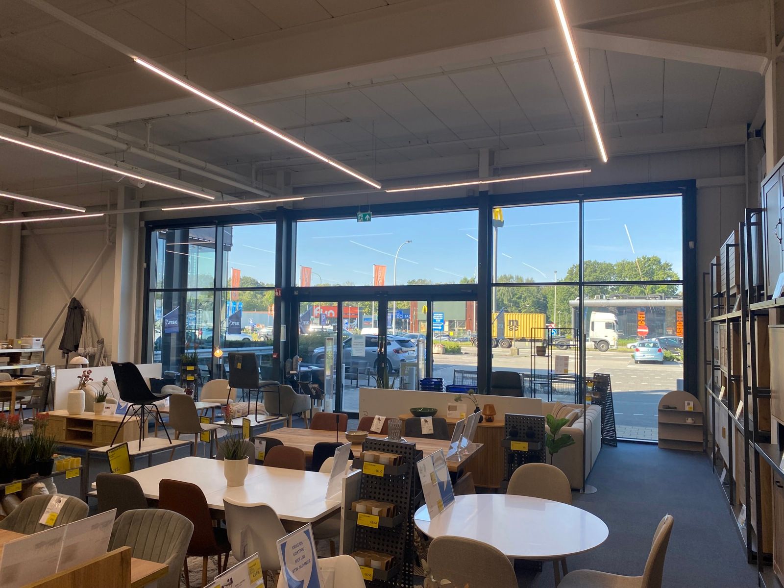 Te huur: baanwinkel van 1.268 m² te Schoten  foto 9