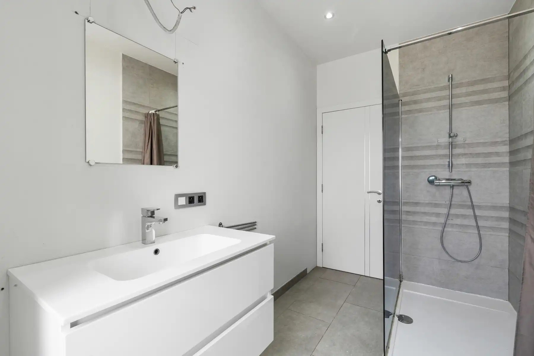 Verrassend ruime grotendeels al gerenoveerde woning, 4 slpks foto 13
