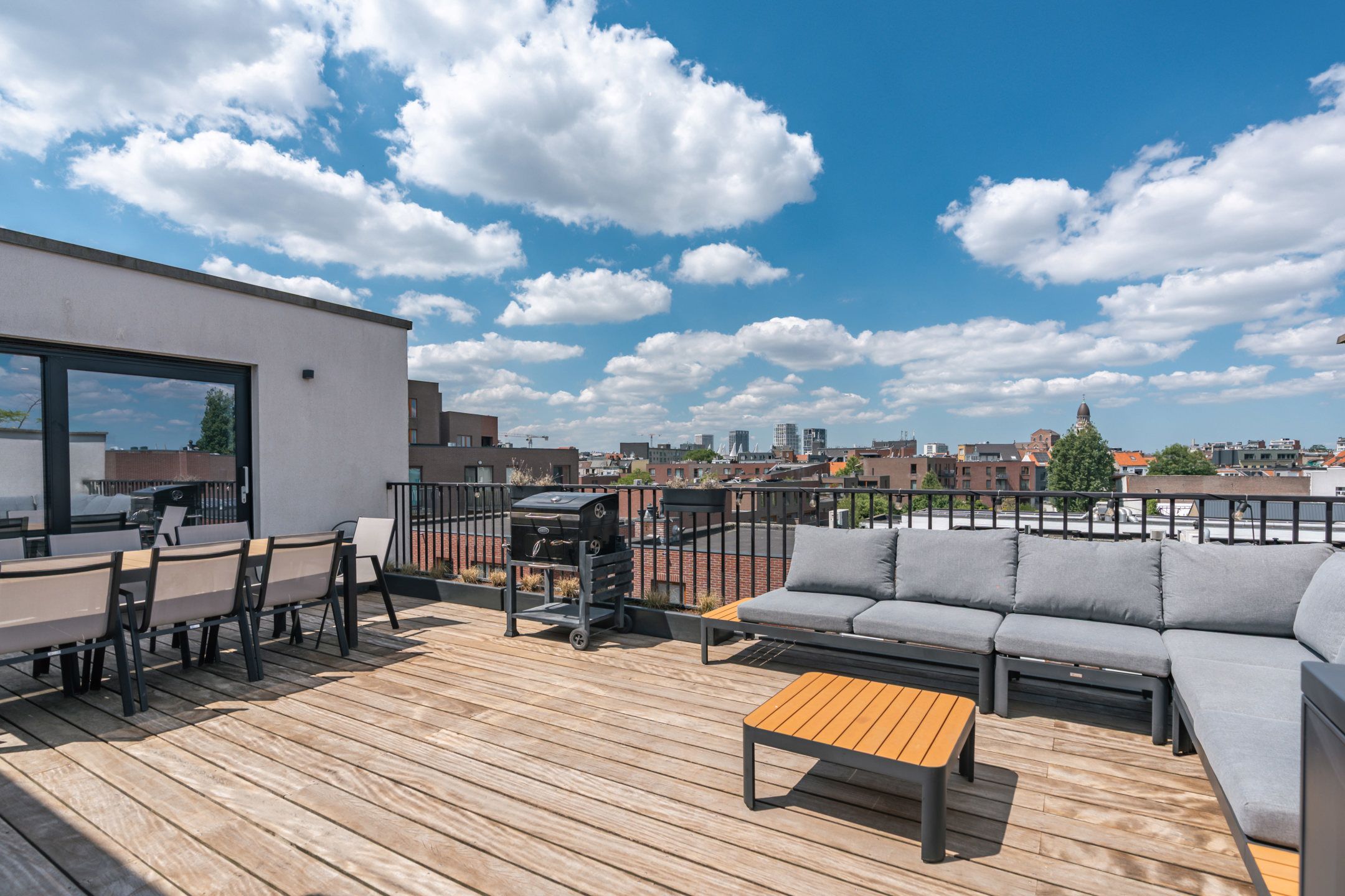 Luxe penthouse met zonneterras (40m²) in de begeerde Markgravewijk – instapklaar, lichtrijk en energiezuinig foto 3