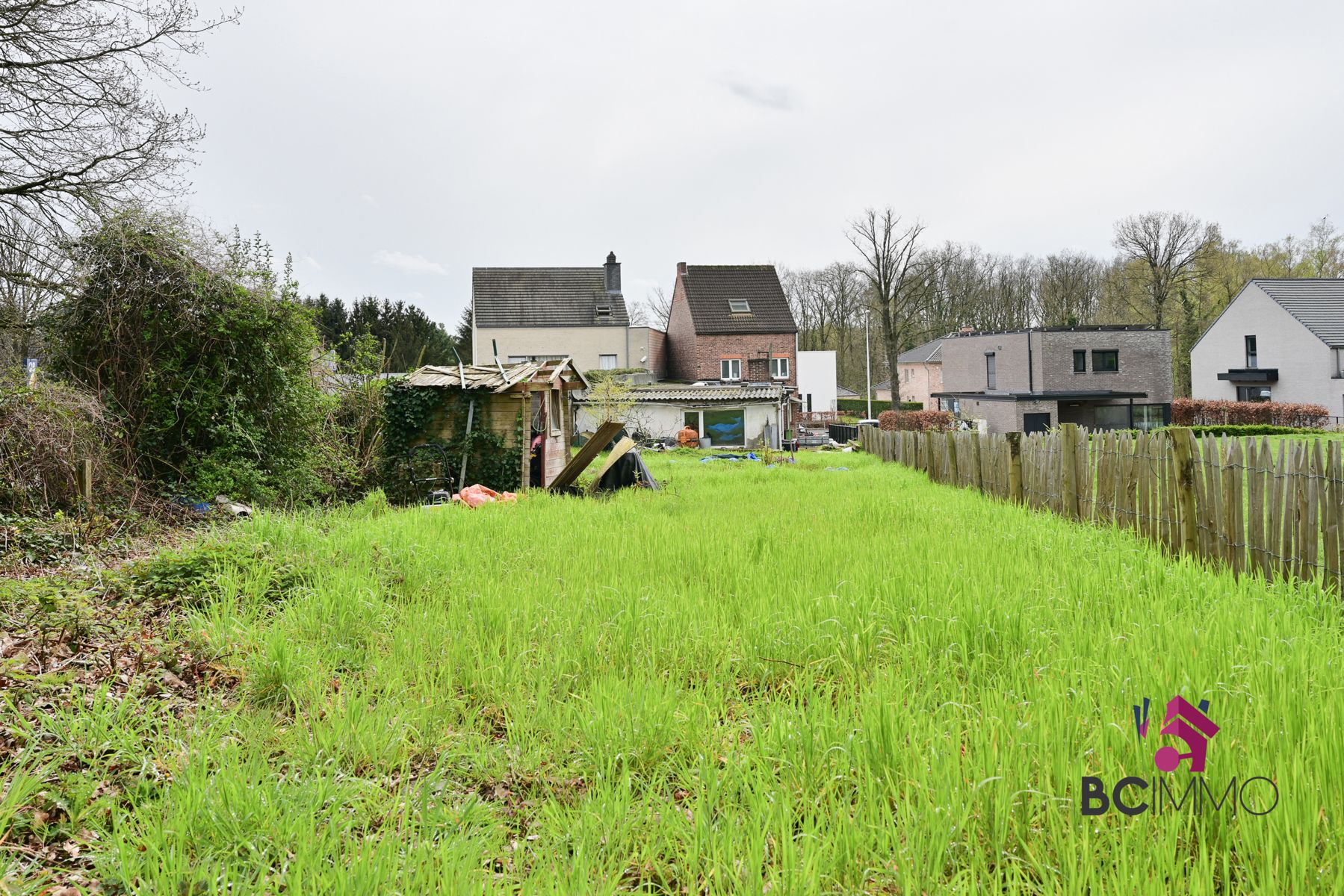 Ruime gezinswoning met een grote tuin foto 18