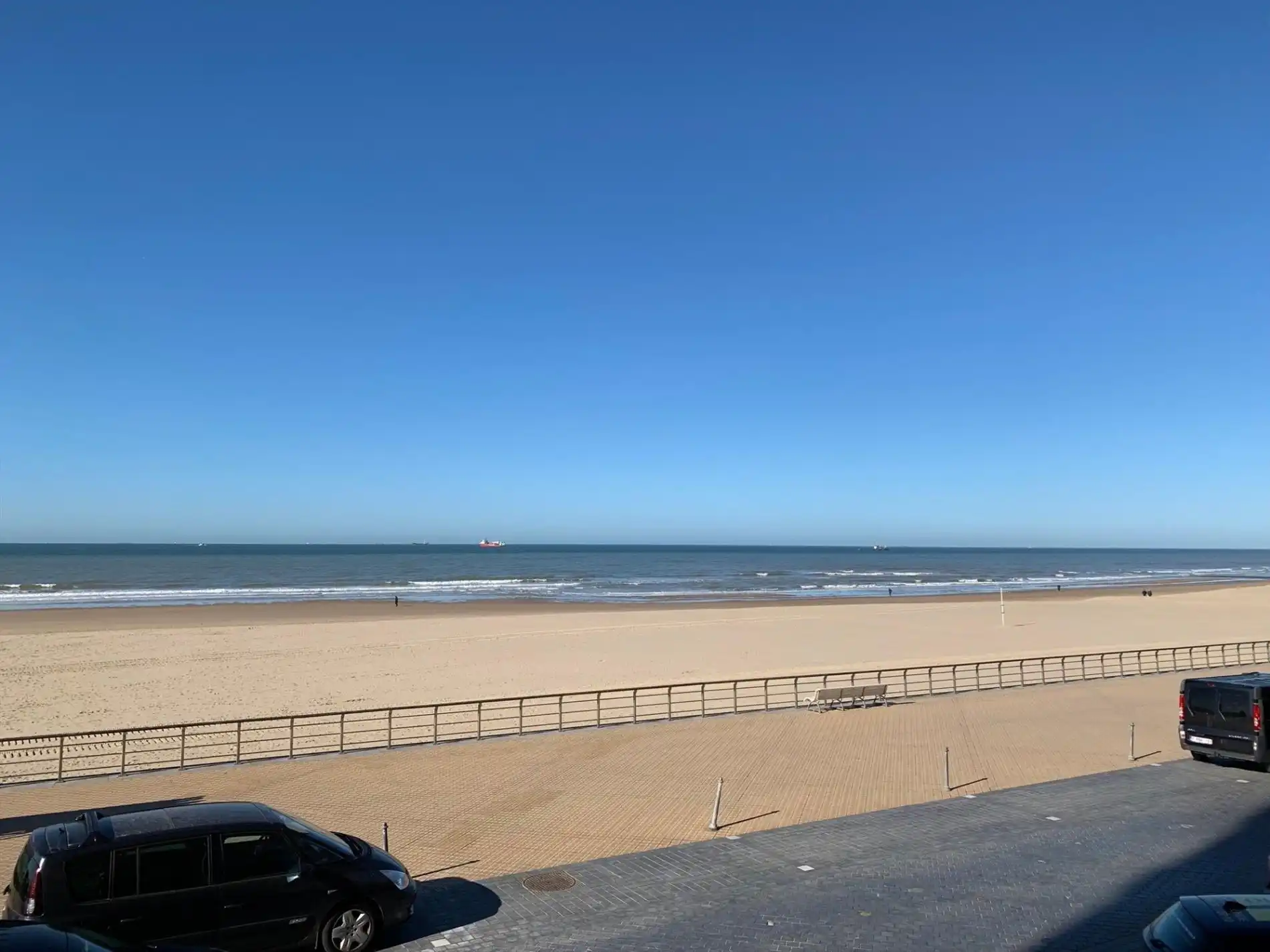 Gemeubeld appartement met twee slaapkamers - frontaal zeezicht foto 5