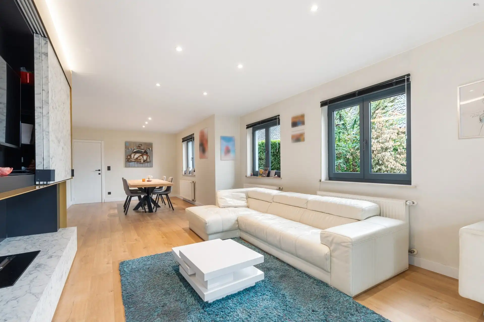 Instapklare woning met praktijk ruimte, 3 à 4 slaapkamers, 2 badkamers en veel parkeermogelijkheden foto 3