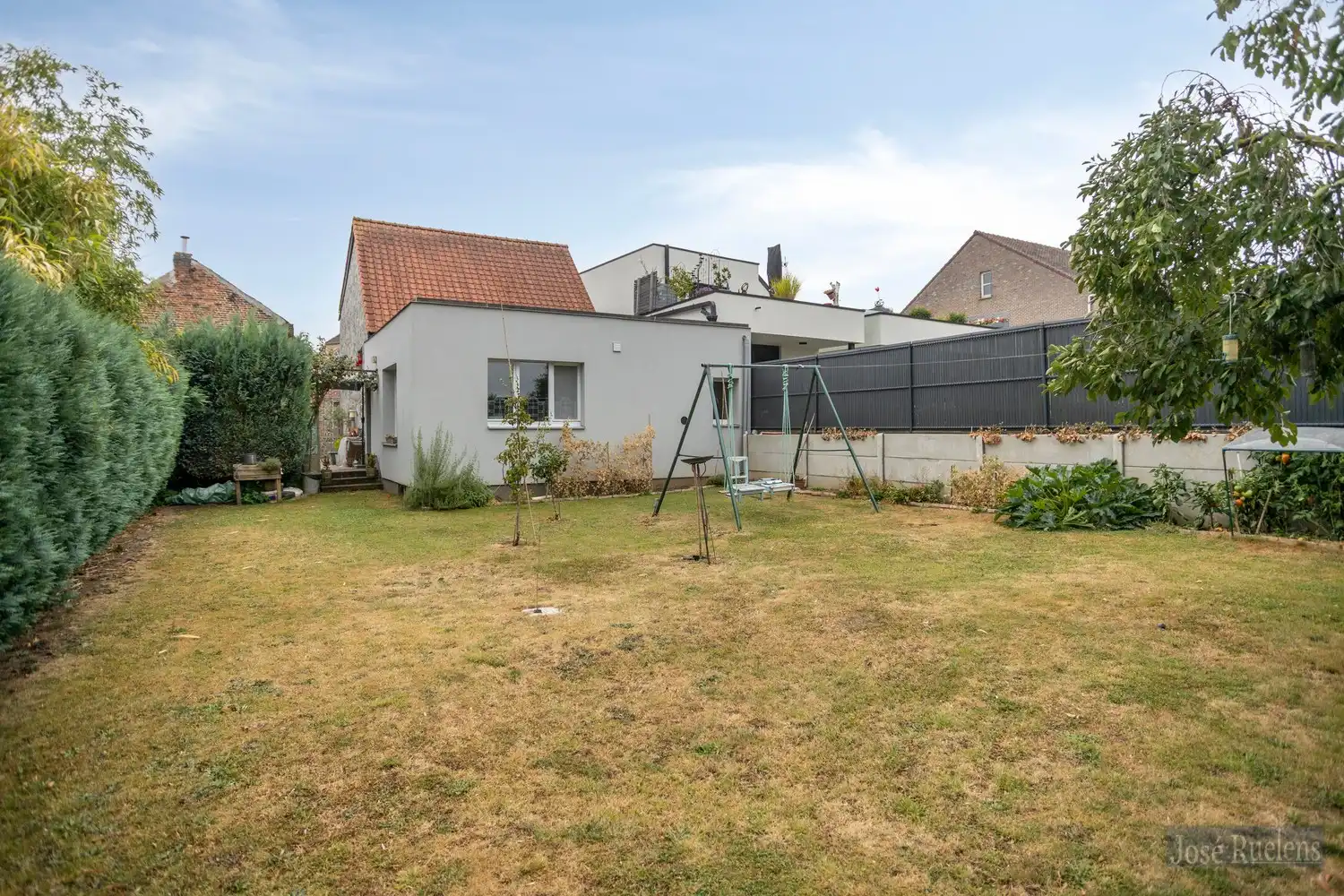 Charmante woning met tuin foto 3