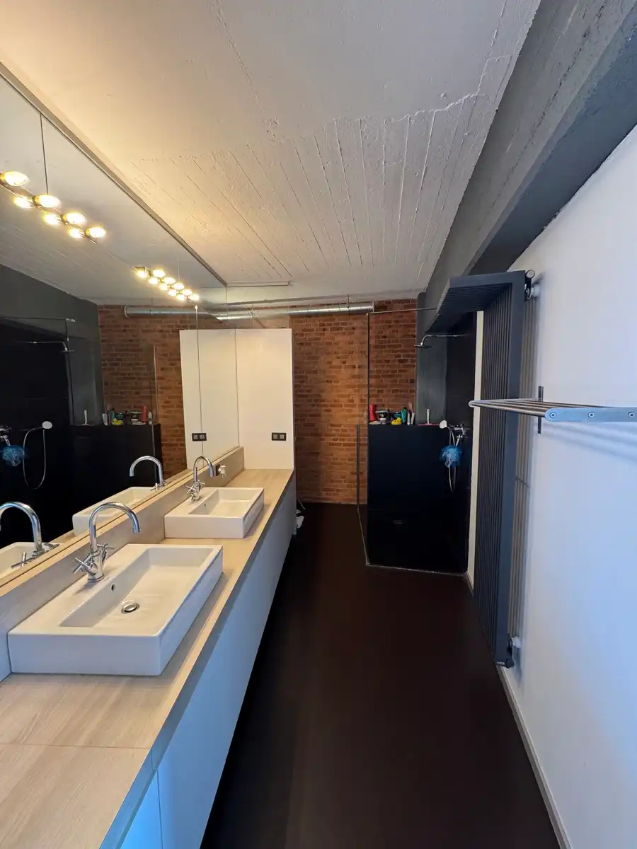 Unieke loft met 2 slaapkamers, terras en zicht op de vaart foto 15