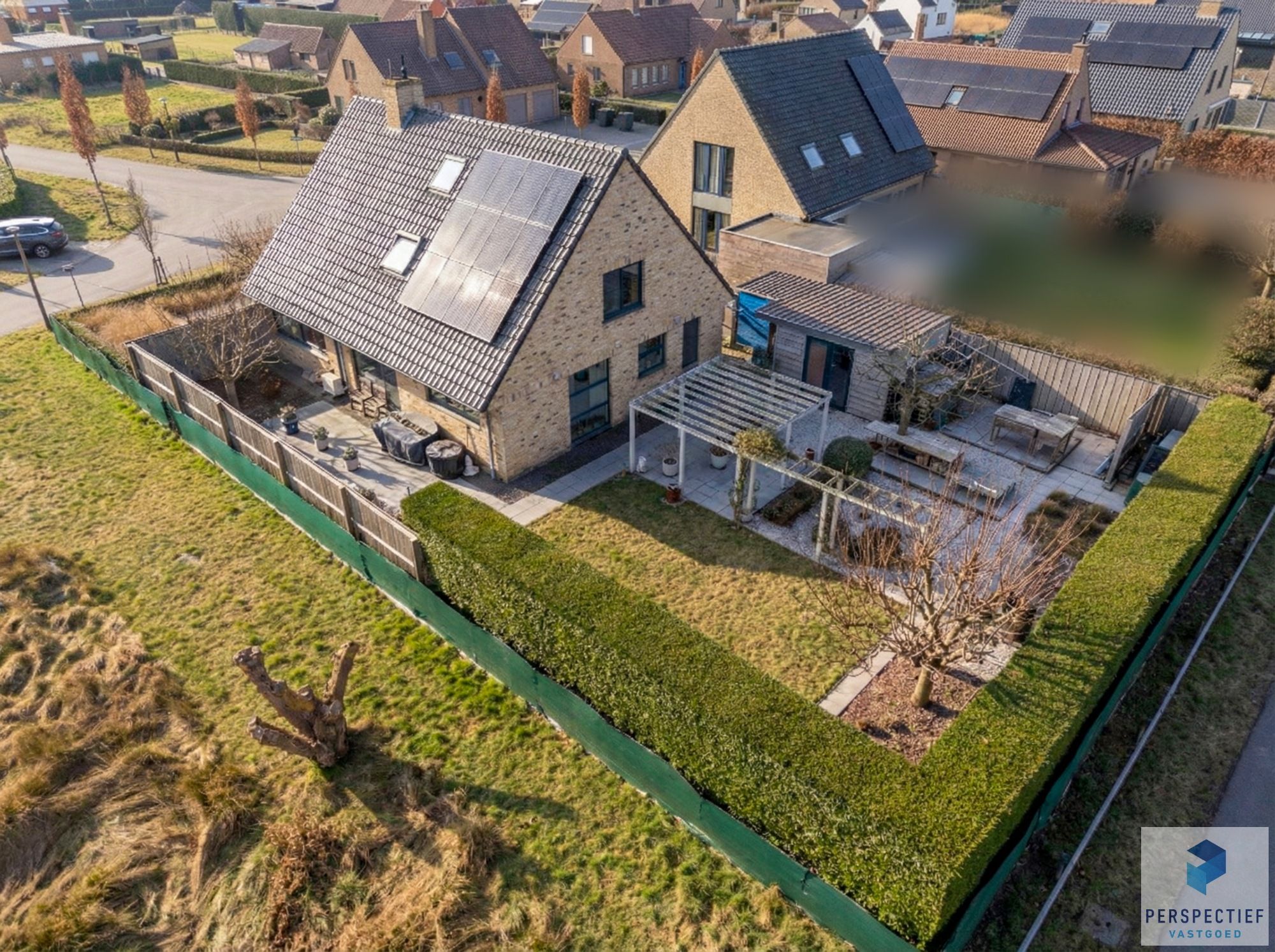 Centraal gelegen instapklare woning op 734 m² met mooie tuin foto 3