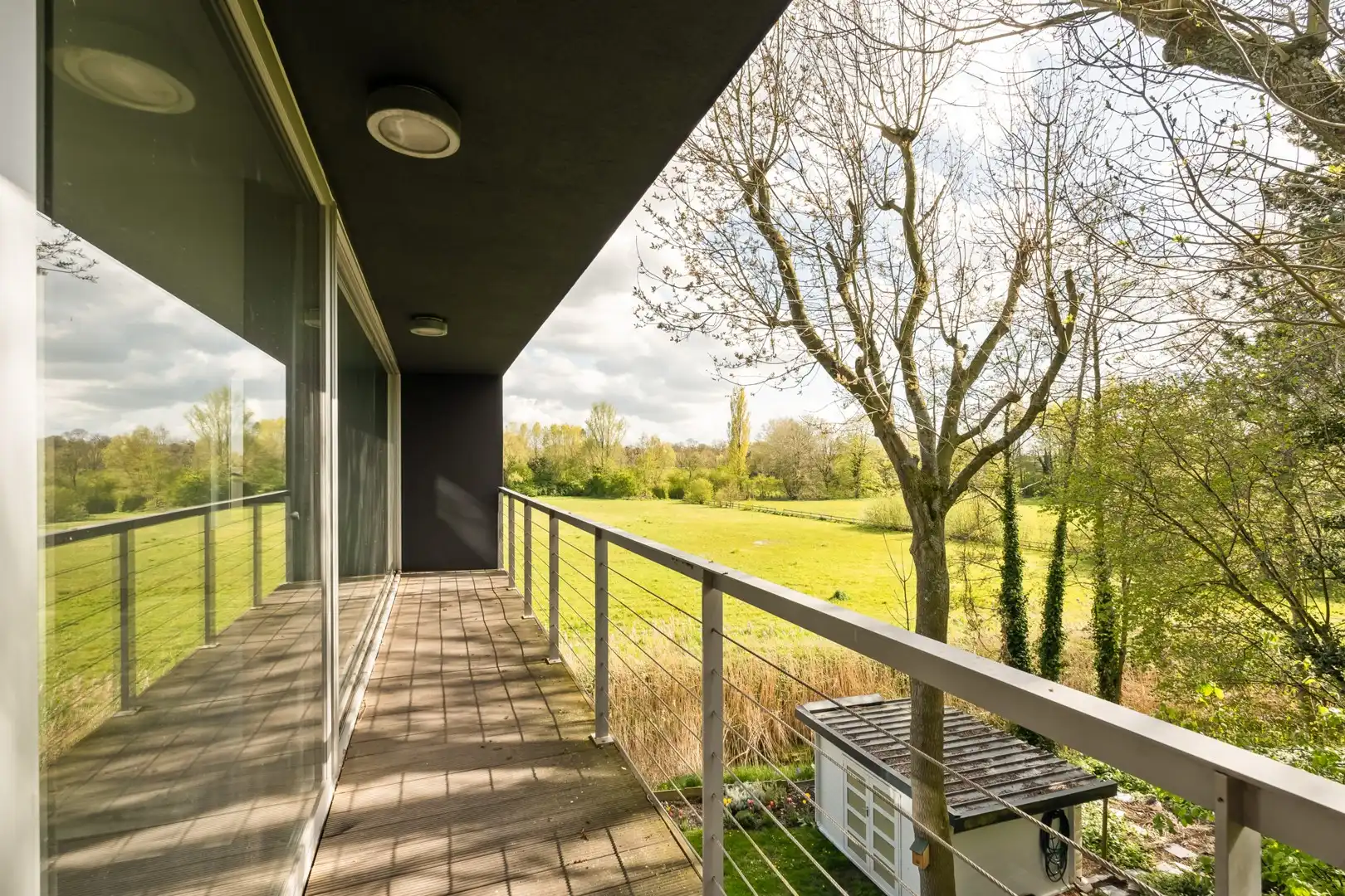 Instapklaar appartement met 3 slaapkamers en autostaanplaats in rustige, groene omgeving foto {{pictureIndex}}