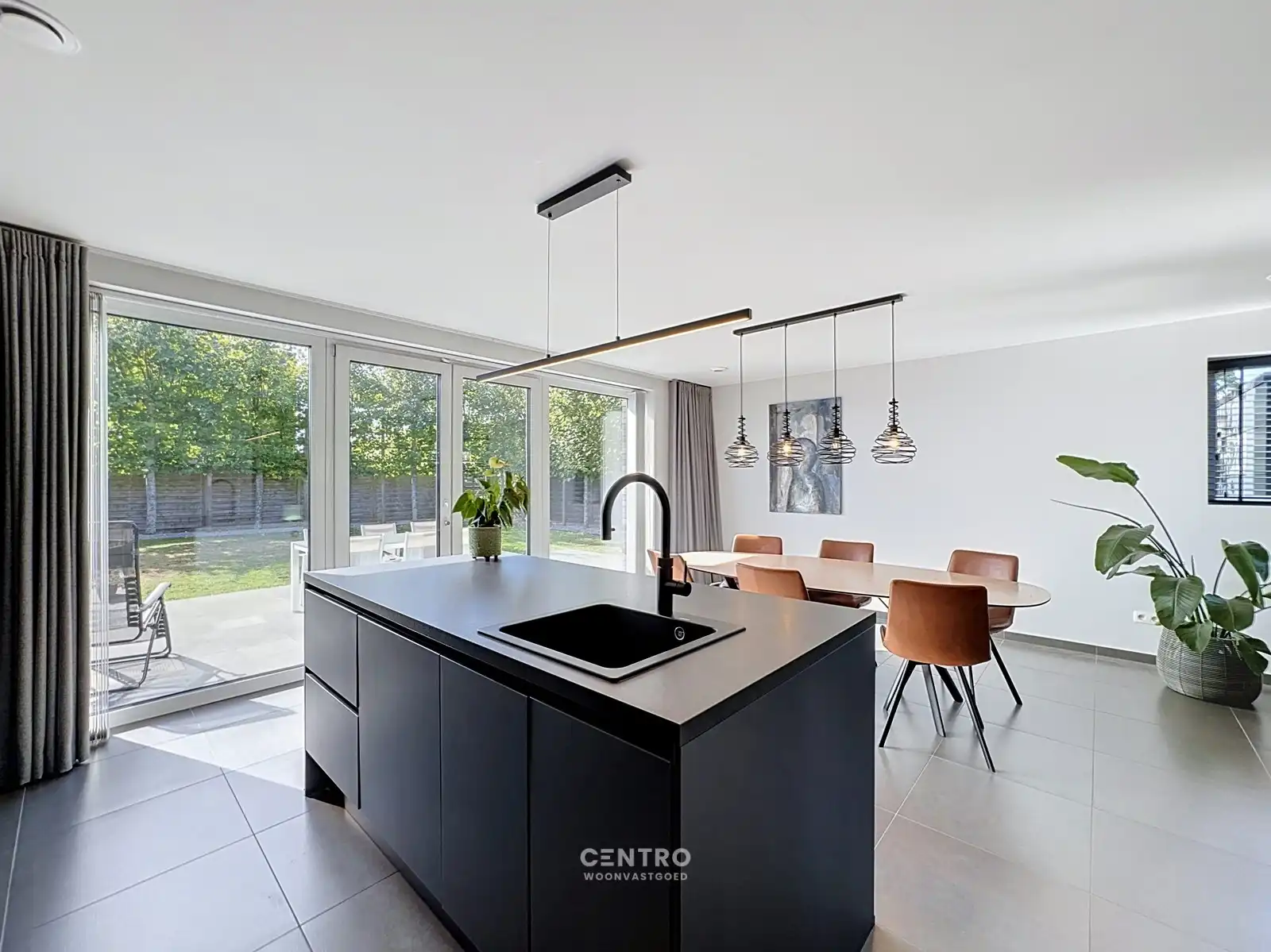 RECENTE ENERGIEZUINIGE woning met 4 slpks, ZUIDger. tuin én garagebox! foto 6