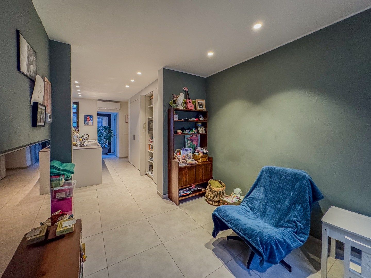 Woning met 3 slaapkamers, garage en gezellig stadstuintje met berging. foto 9