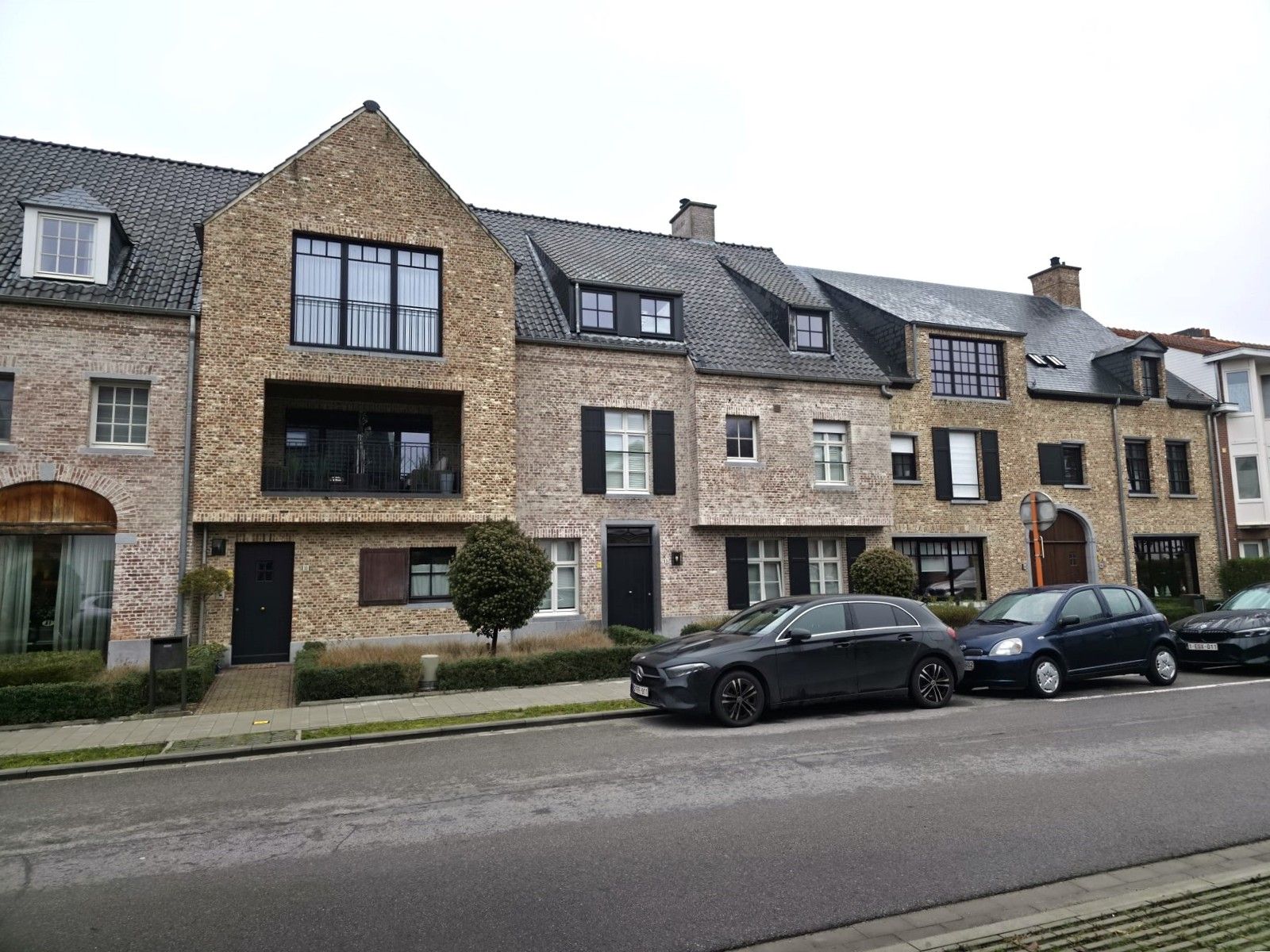 Prachtig appartement met 2 slaapkamers, ruim terras en garagebox in het hart van ’s-Gravenwezel foto 2