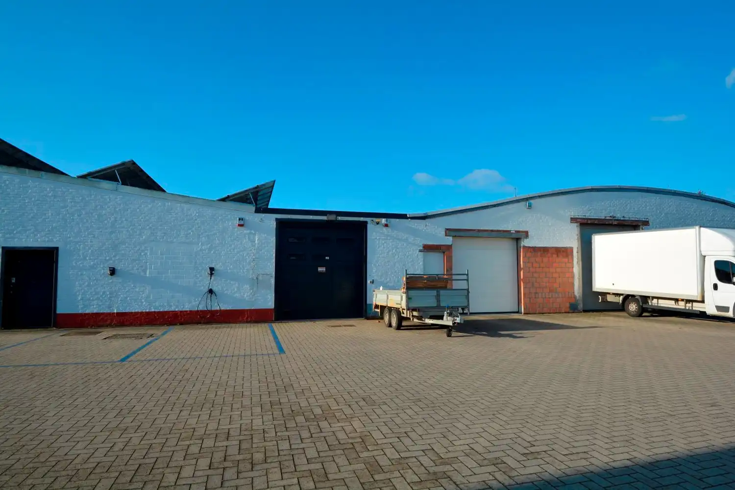 RUIM MAGAZIJN (295 m²) foto {{pictureIndex}}