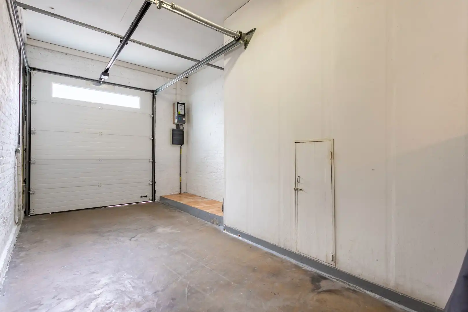Deels gerenoveerde woning met tuin en garage op gunstige ligging te Halle foto 26