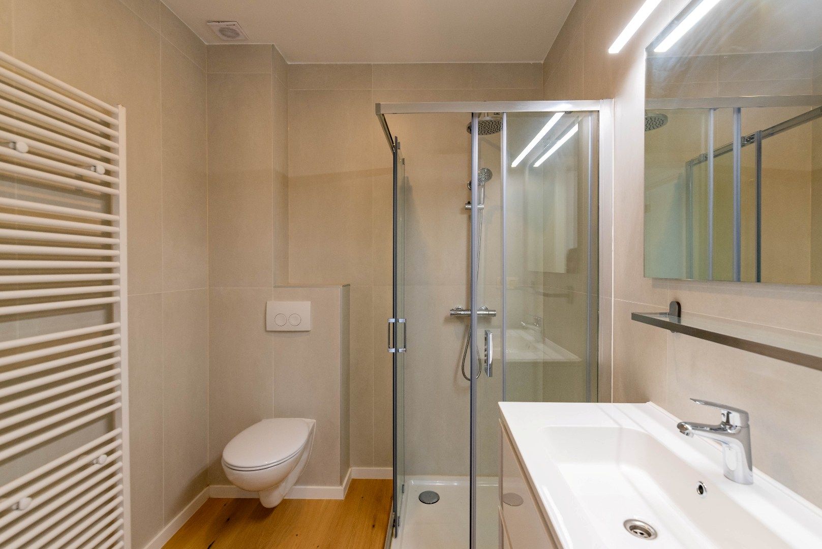 Prachtig gerenoveerd appartement in art deco gebouw foto 12