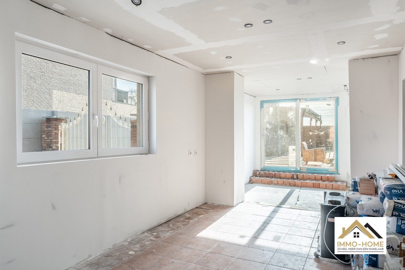 Deels gerenoveerde woning vol potentieel  foto 11