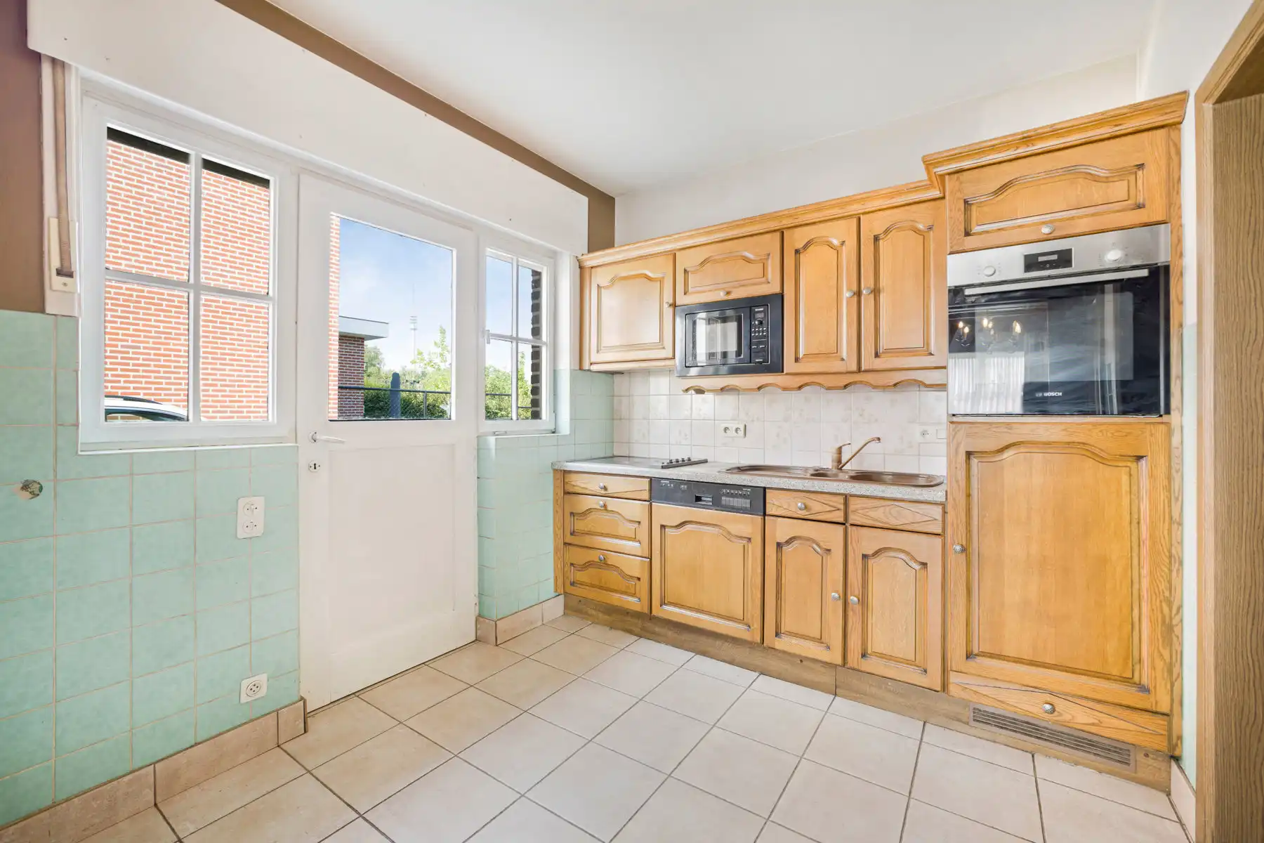 Gunstig gelegen woning met garage foto 9