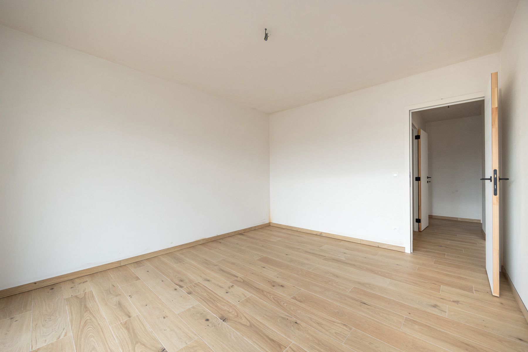 Woning met 4 slaapkamers en fietsenberging/carport op perceel van ca 327m² foto 15