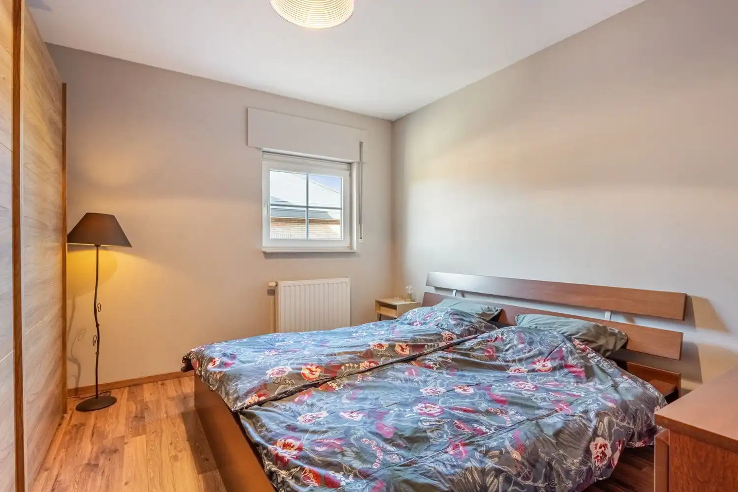 Goed gelegen, halfopen en energiezuinige woning met 3 slaapkamers, een bureau en een oprit met een garage te Kessel-Lo! foto 15