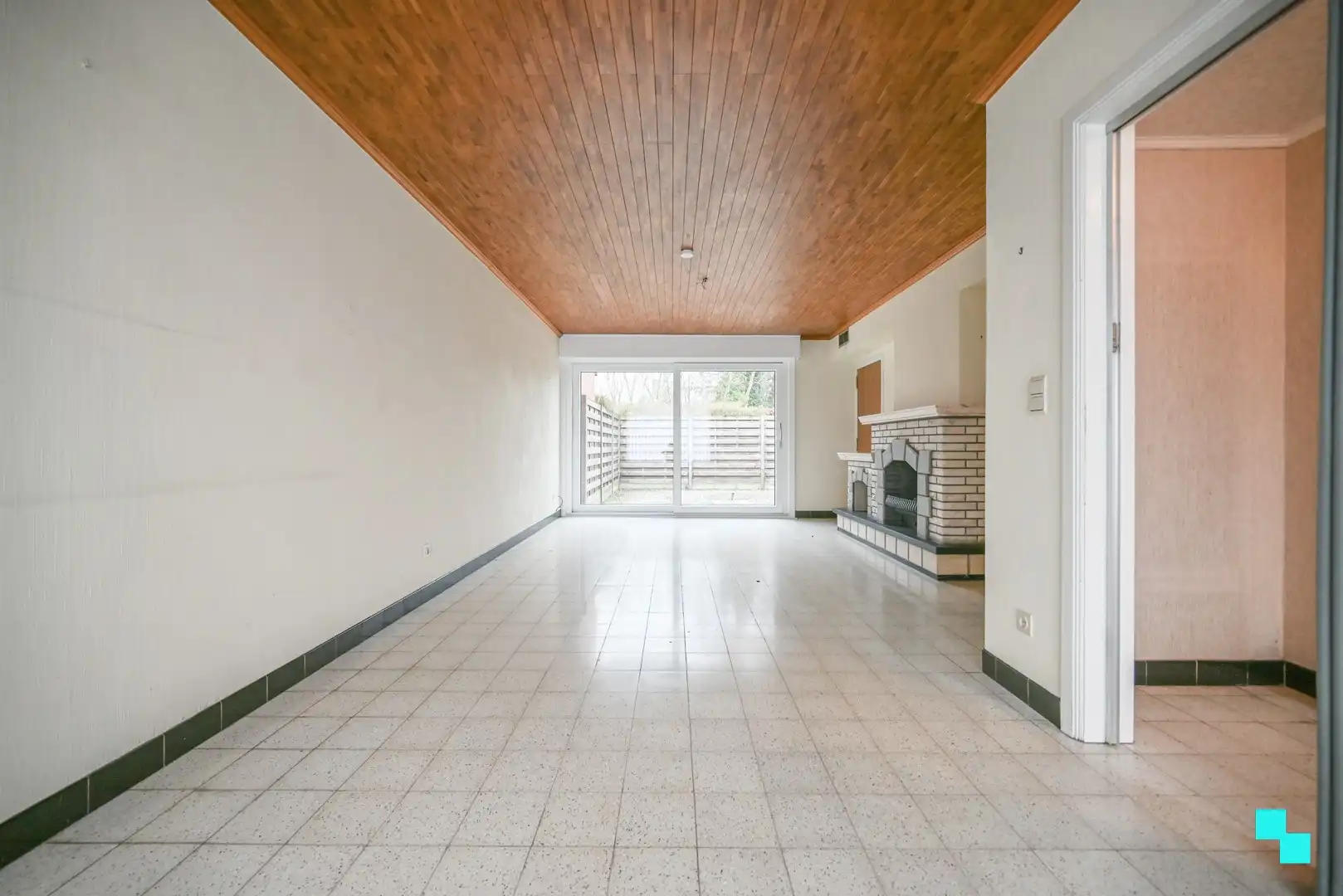 Ruime woonst met vier slaapkamers in het hartje van Kachtem foto 5