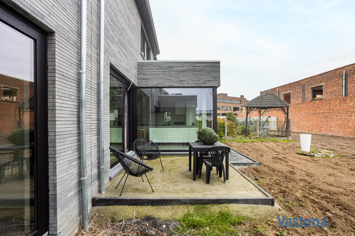 Nieuwbouw gesloten woning met 3 slaapkamers, garage en tuin foto 27
