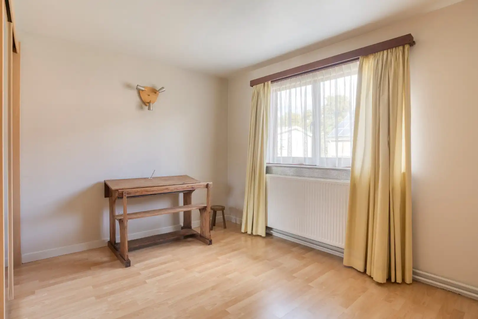 Woning met 3 slaapkamers  en een bureau gelegen in een doodlopende straat foto 20