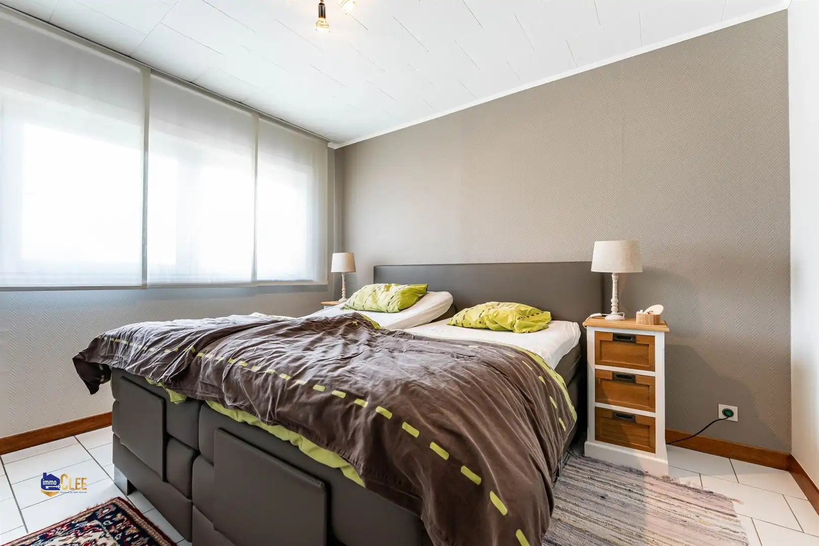 Gelijkvloerse bungalow met veranda, garage en ruime tuin foto 7