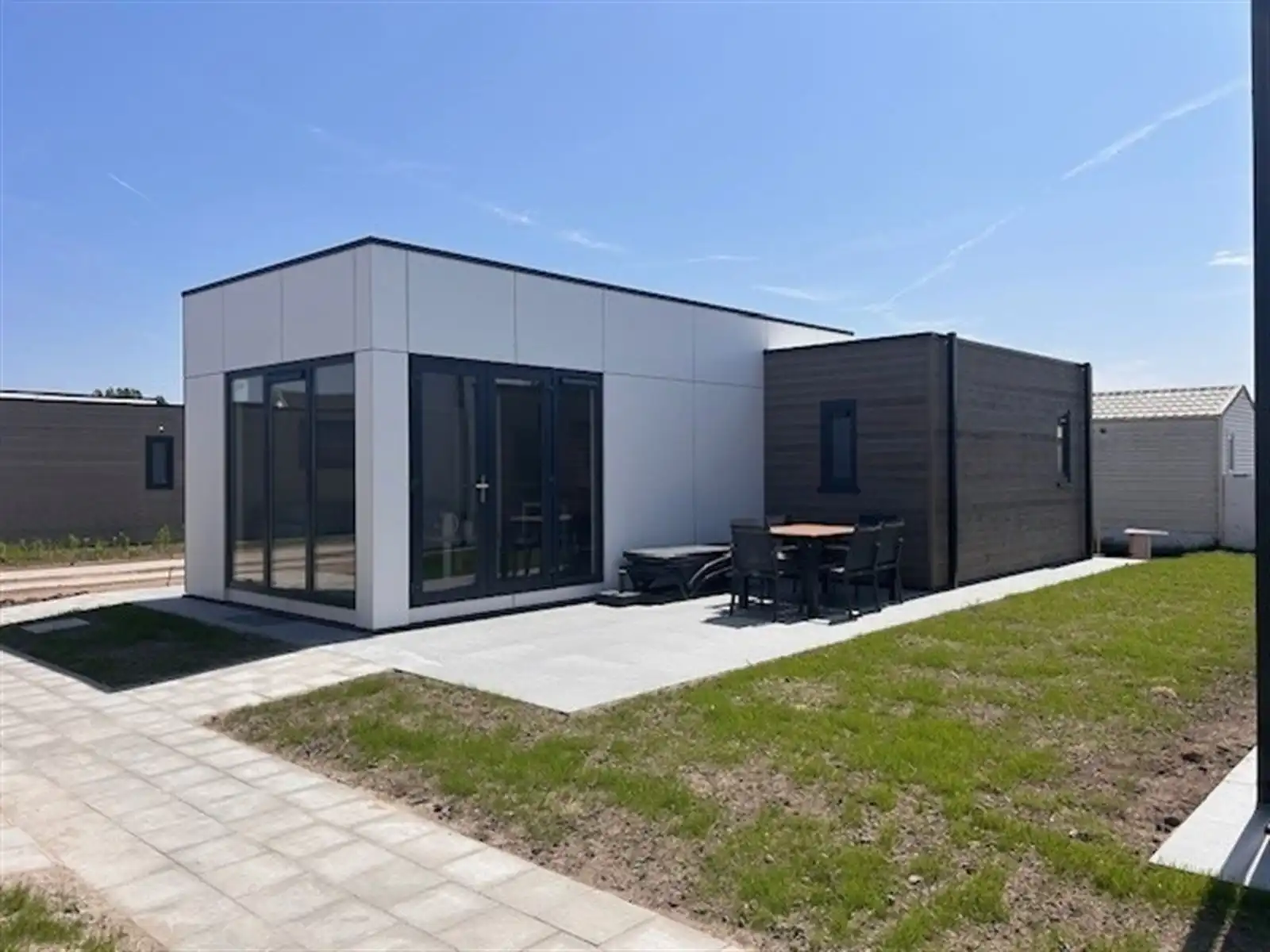 Moderne vakantie lodge mét terras foto 8