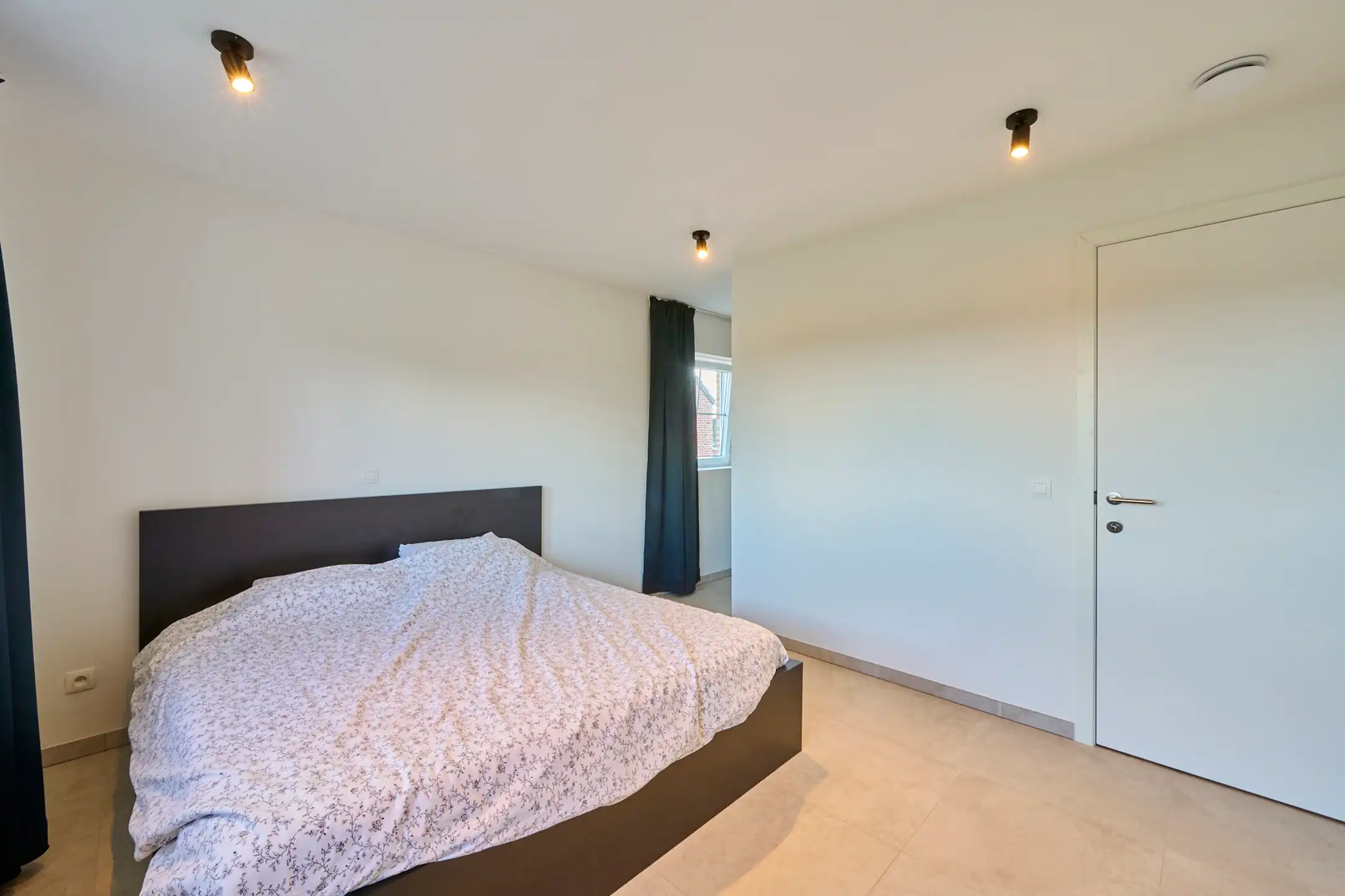 Ruime instapklare gezinswoning met zicht op achterliggend groen.&nbsp; foto 10