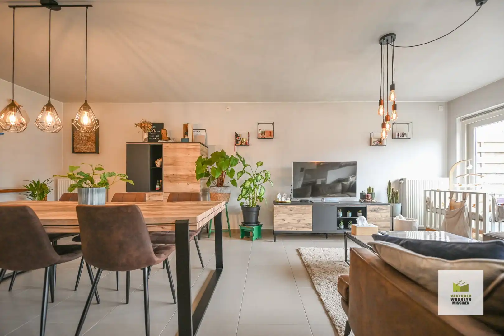 Energiezuinige en instapklare woning op rustige ligging in doodlopende straat te centrum Roeselare foto 7