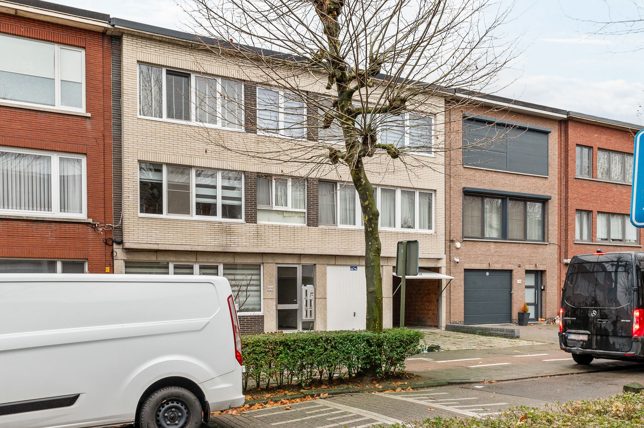 Instapklaar appartement met terrasje in Borsbeek foto 15